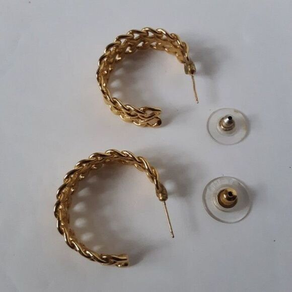 Vintage Unbranded Gold Tone Large Loop Earrings - Picture 9 of 10